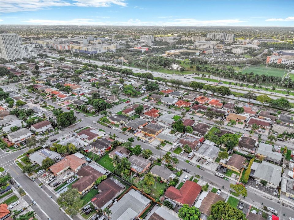 Recently Sold: $435,000 (3 beds, 2 baths, 1670 Square Feet)