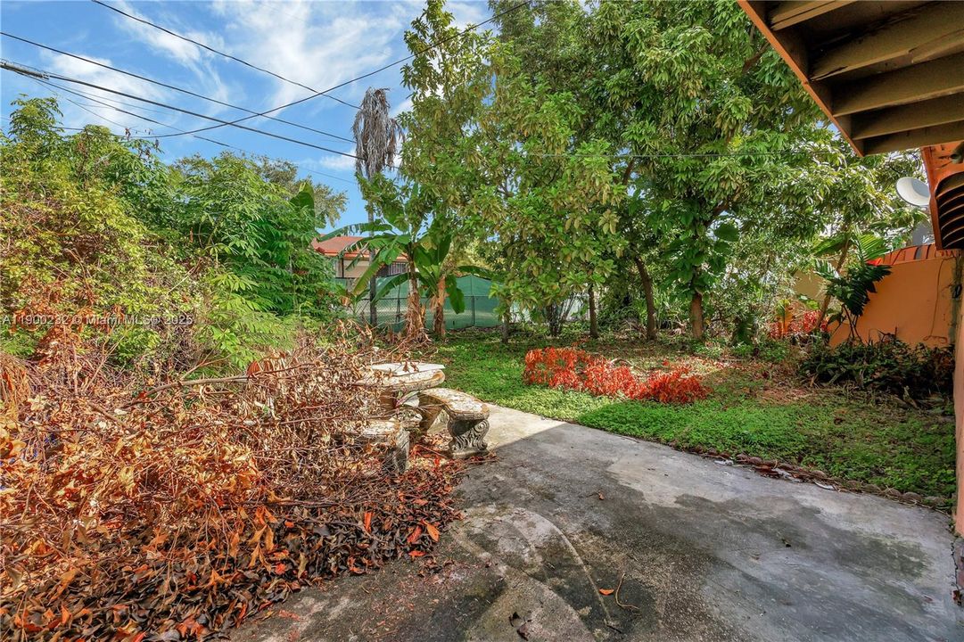 Recently Sold: $435,000 (3 beds, 2 baths, 1670 Square Feet)