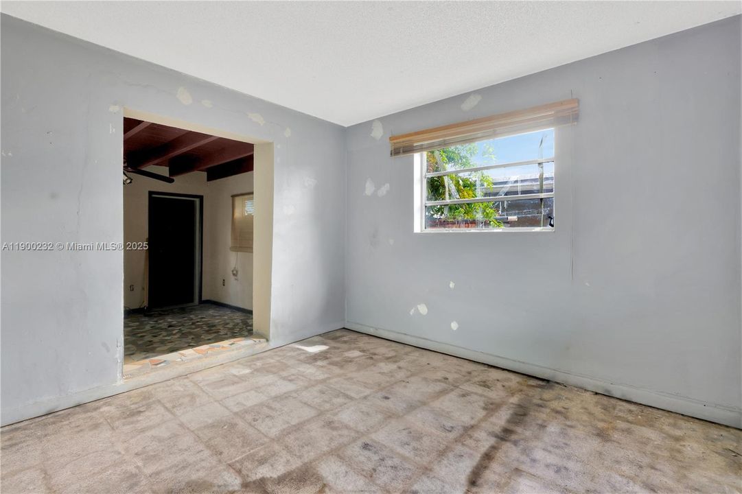Recently Sold: $435,000 (3 beds, 2 baths, 1670 Square Feet)