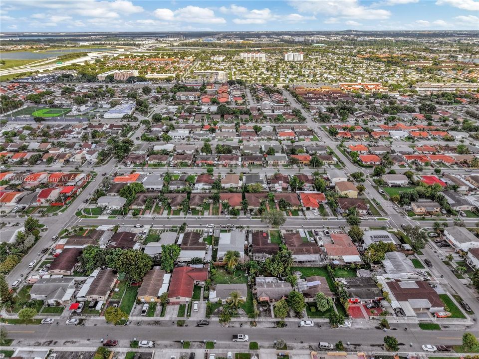 Recently Sold: $435,000 (3 beds, 2 baths, 1670 Square Feet)