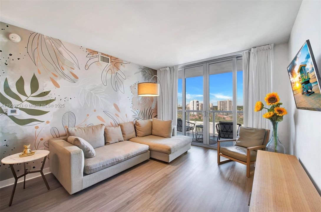 For Sale: $430,000 (2 beds, 2 baths, 1028 Square Feet)