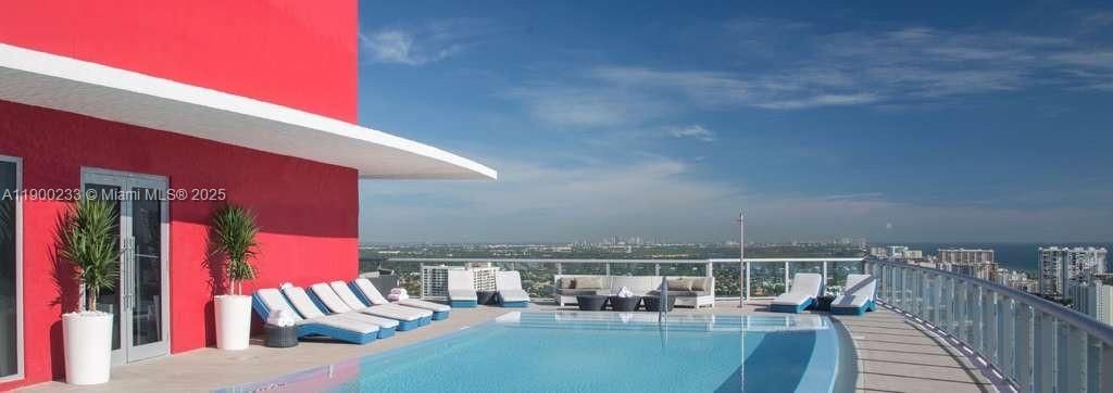 For Sale: $430,000 (2 beds, 2 baths, 1028 Square Feet)