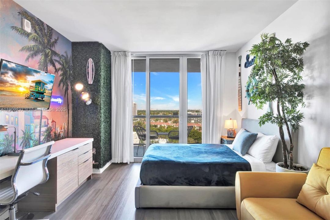 For Sale: $430,000 (2 beds, 2 baths, 1028 Square Feet)