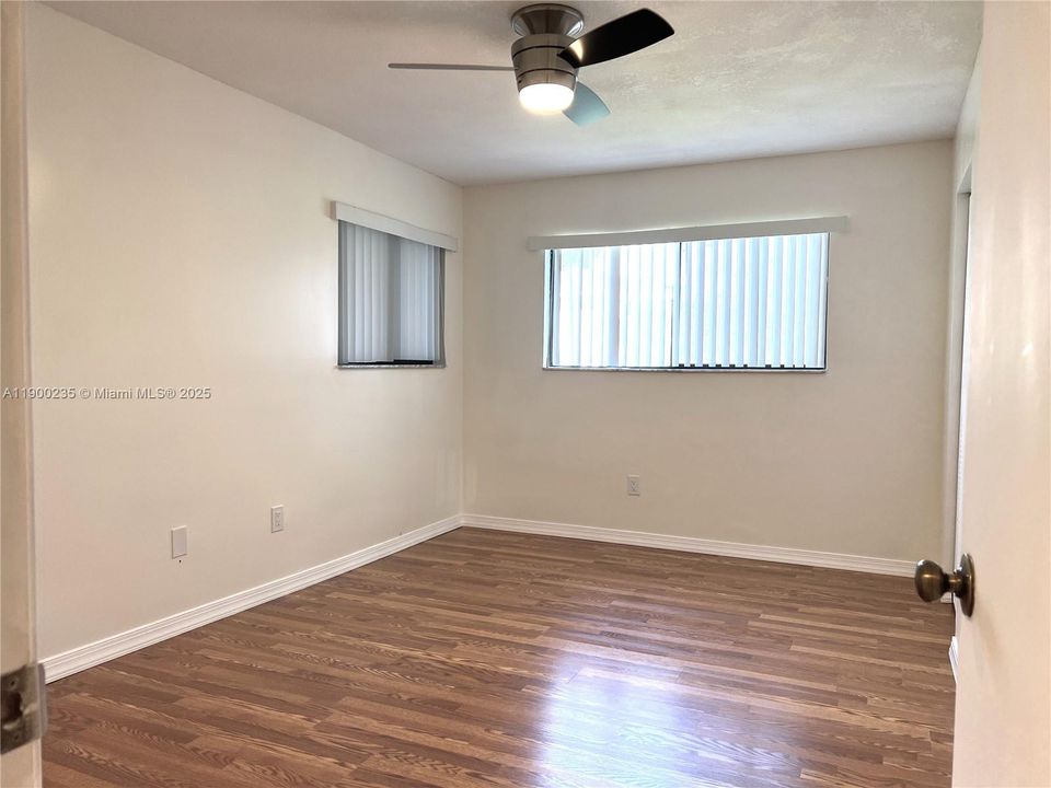 Recently Rented: $2,150 (2 beds, 2 baths, 924 Square Feet)