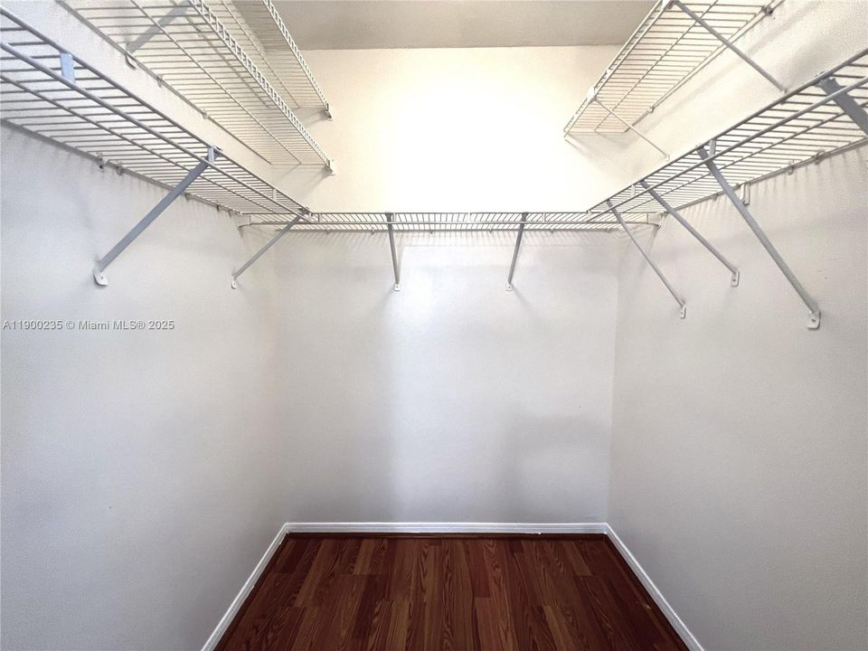 Recently Rented: $2,150 (2 beds, 2 baths, 924 Square Feet)