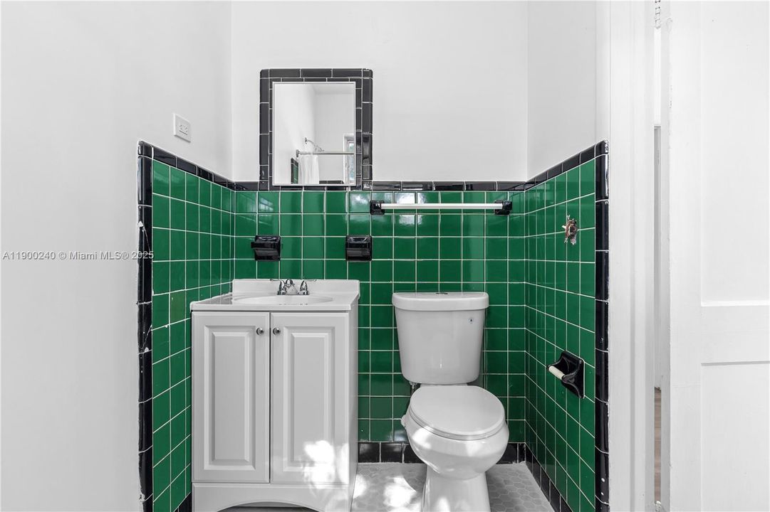 Recently Rented: $2,150 (2 beds, 2 baths, 1325 Square Feet)