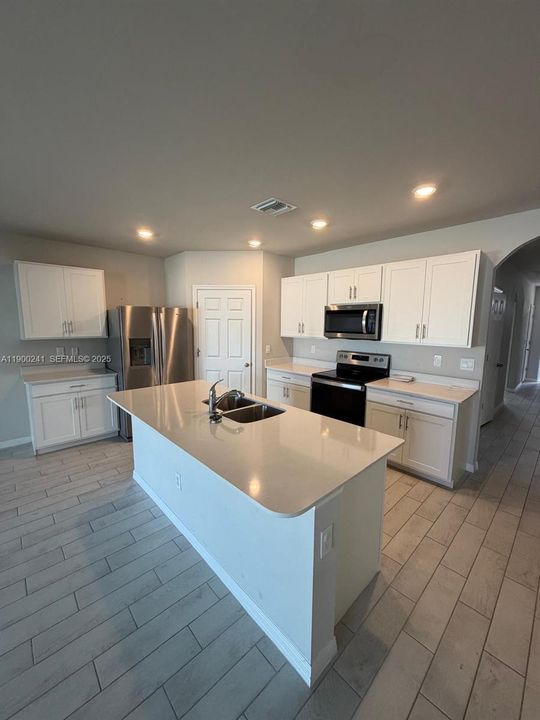 For Rent: $1,900 (4 beds, 2 baths, 0 Square Feet)