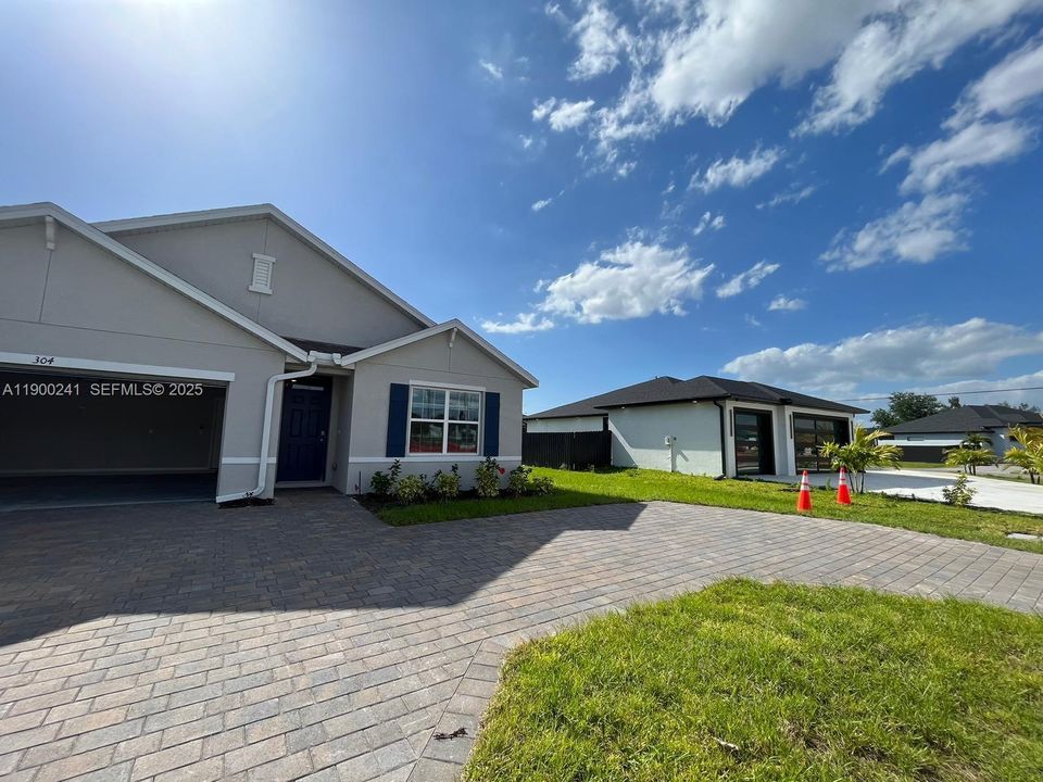 For Rent: $1,900 (4 beds, 2 baths, 0 Square Feet)