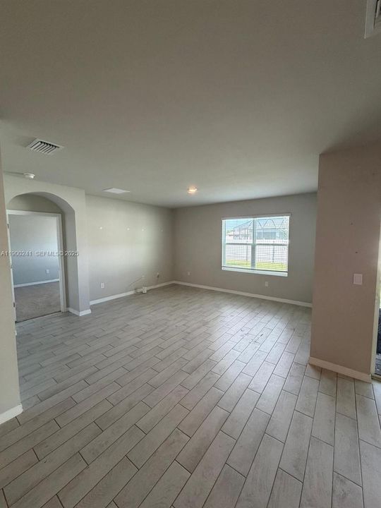 For Rent: $1,900 (4 beds, 2 baths, 0 Square Feet)