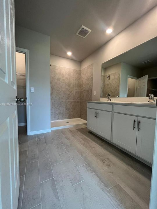 For Rent: $1,900 (4 beds, 2 baths, 0 Square Feet)