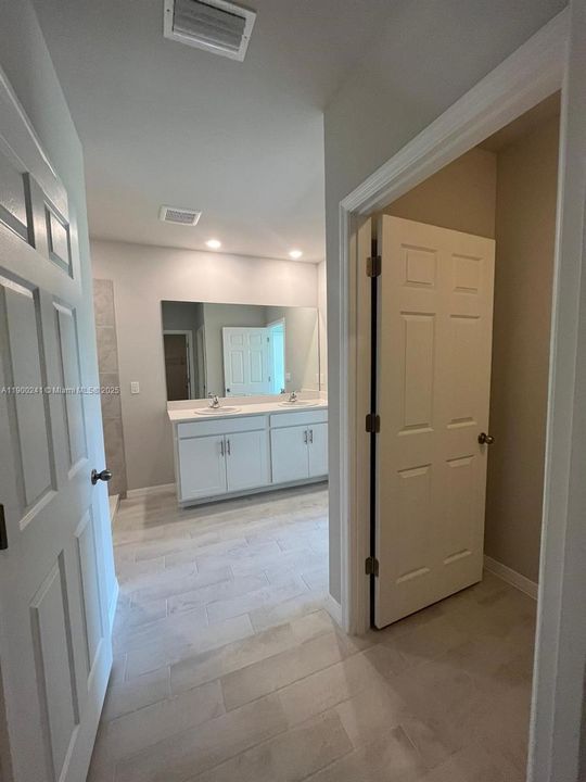 For Rent: $1,900 (4 beds, 2 baths, 0 Square Feet)