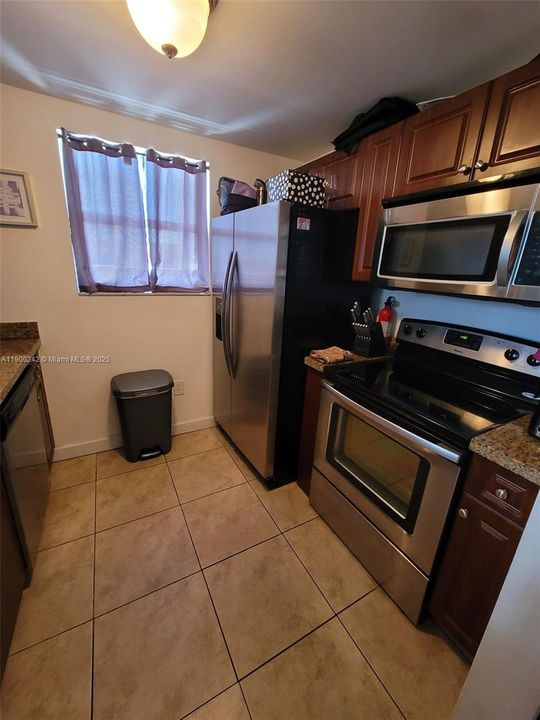 For Rent: $2,250 (1 beds, 1 baths, 655 Square Feet)
