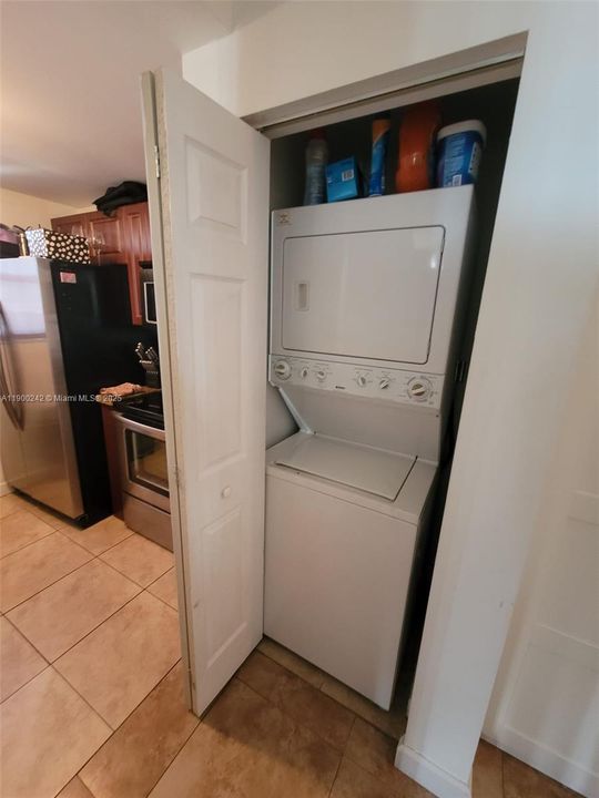 For Rent: $2,250 (1 beds, 1 baths, 655 Square Feet)