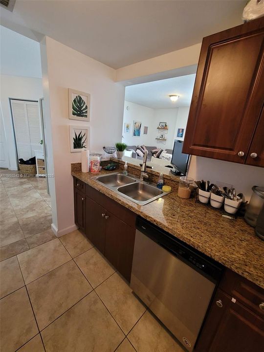 For Rent: $2,250 (1 beds, 1 baths, 655 Square Feet)