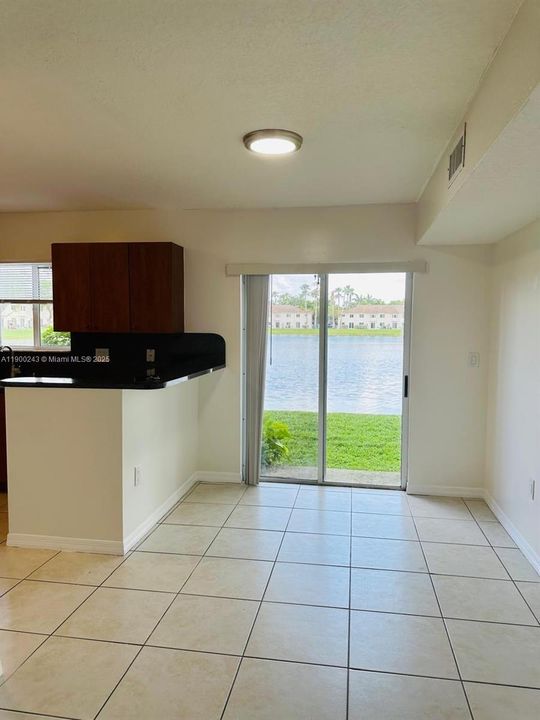 For Sale: $239,000 (3 beds, 2 baths, 1099 Square Feet)