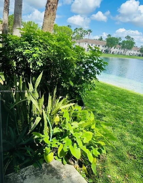 For Sale: $239,000 (3 beds, 2 baths, 1099 Square Feet)