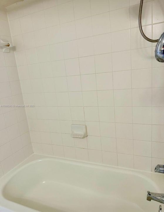 For Sale: $239,000 (3 beds, 2 baths, 1099 Square Feet)