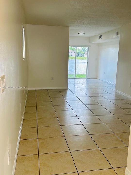 For Sale: $239,000 (3 beds, 2 baths, 1099 Square Feet)