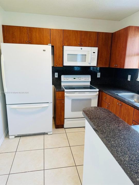 For Sale: $239,000 (3 beds, 2 baths, 1099 Square Feet)