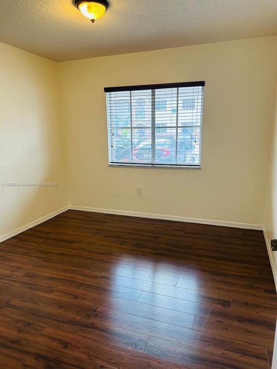 For Sale: $239,000 (3 beds, 2 baths, 1099 Square Feet)