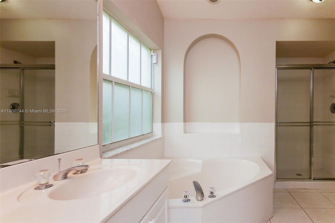 Recently Rented: $2,985 (3 beds, 2 baths, 1693 Square Feet)