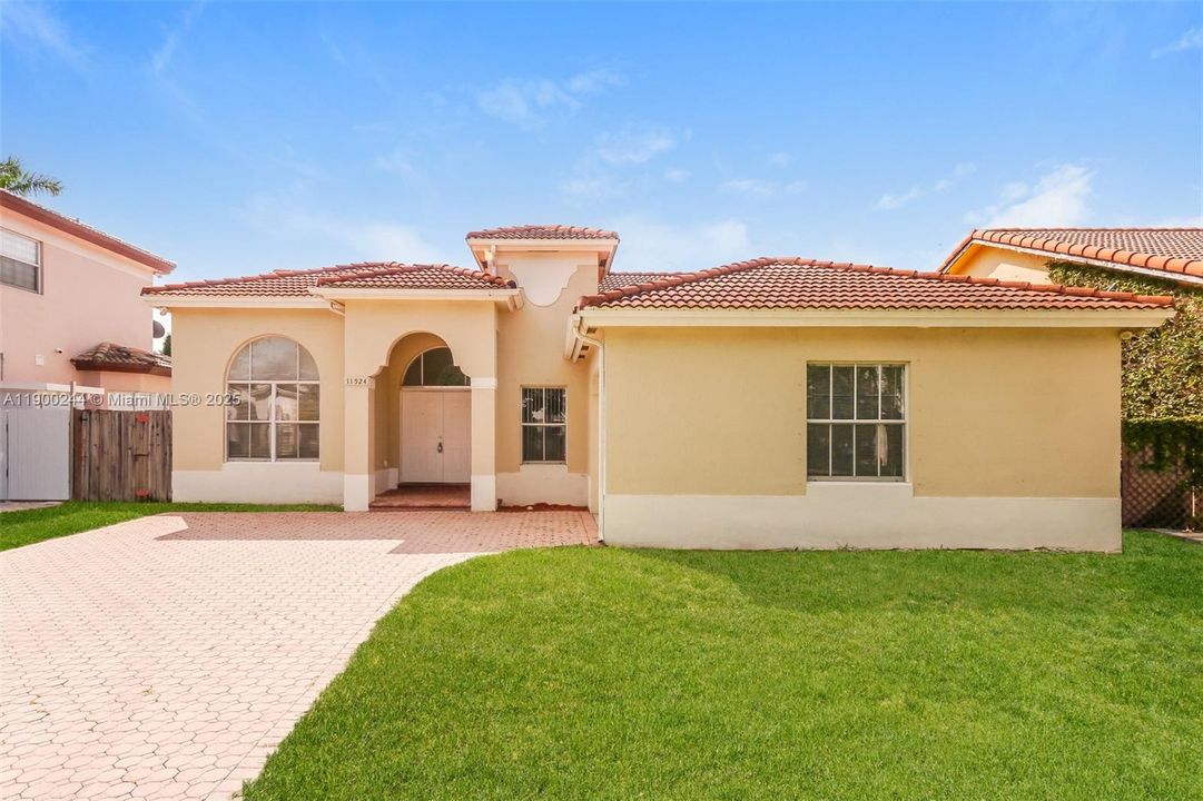 Recently Rented: $2,985 (3 beds, 2 baths, 1693 Square Feet)