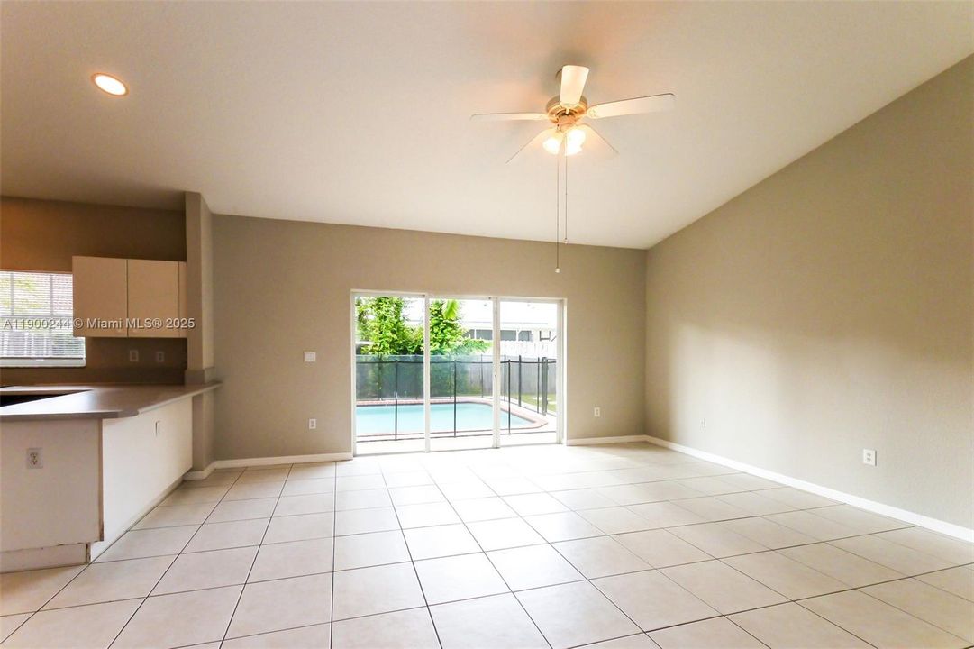 Recently Rented: $2,985 (3 beds, 2 baths, 1693 Square Feet)