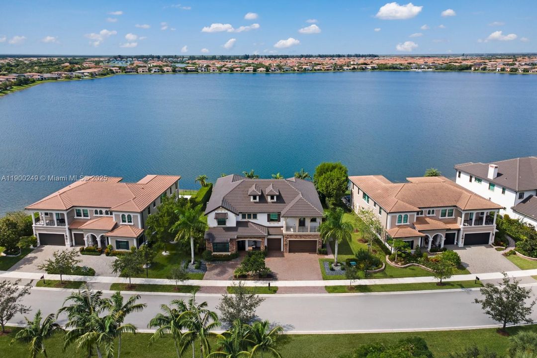 En Venta: $2,650,000 (6 camas, 7 baños, 5322 Pies cuadrados)