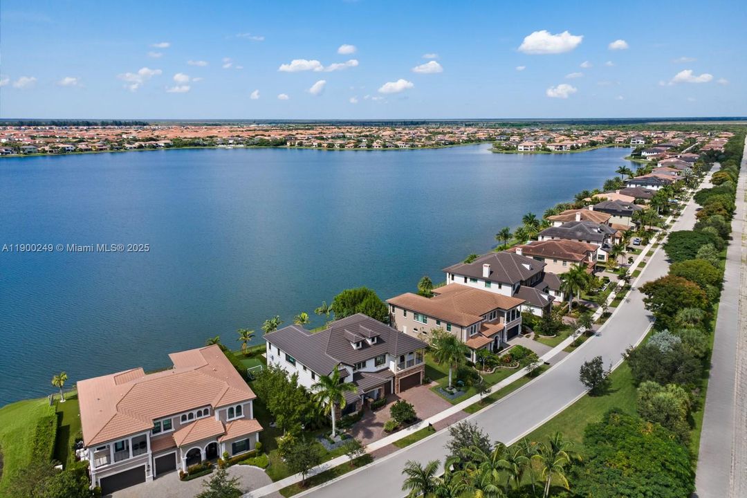 En Venta: $2,650,000 (6 camas, 7 baños, 5322 Pies cuadrados)