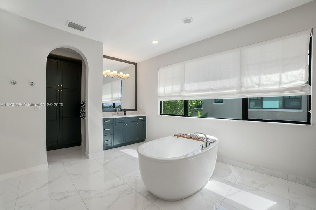 En Venta: $2,650,000 (6 camas, 7 baños, 5322 Pies cuadrados)