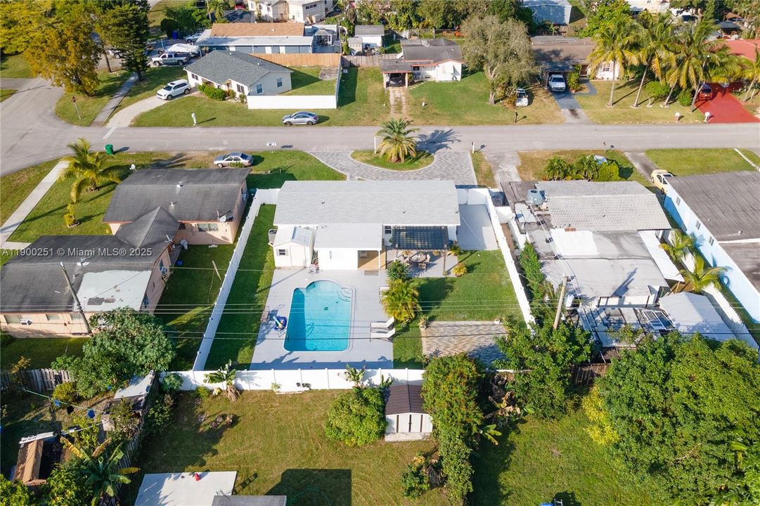 Recently Rented: $3,650 (3 beds, 2 baths, 1275 Square Feet)