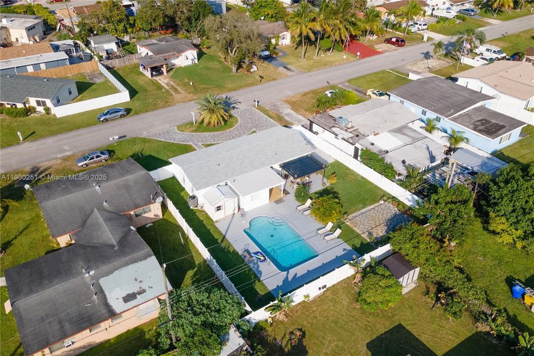 Recently Rented: $3,650 (3 beds, 2 baths, 1275 Square Feet)