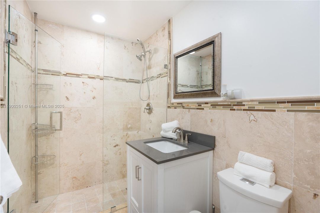 Recently Rented: $3,650 (3 beds, 2 baths, 1275 Square Feet)