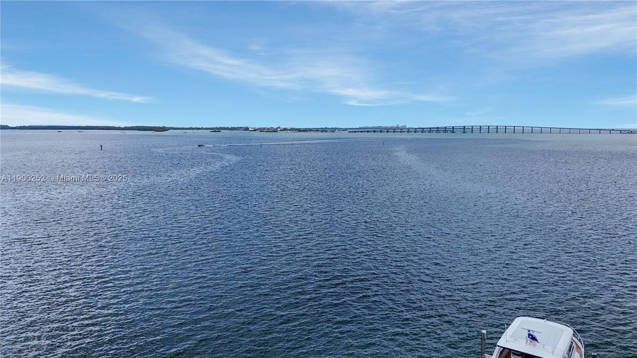 Active With Contract: $3,095 (2 beds, 2 baths, 990 Square Feet)