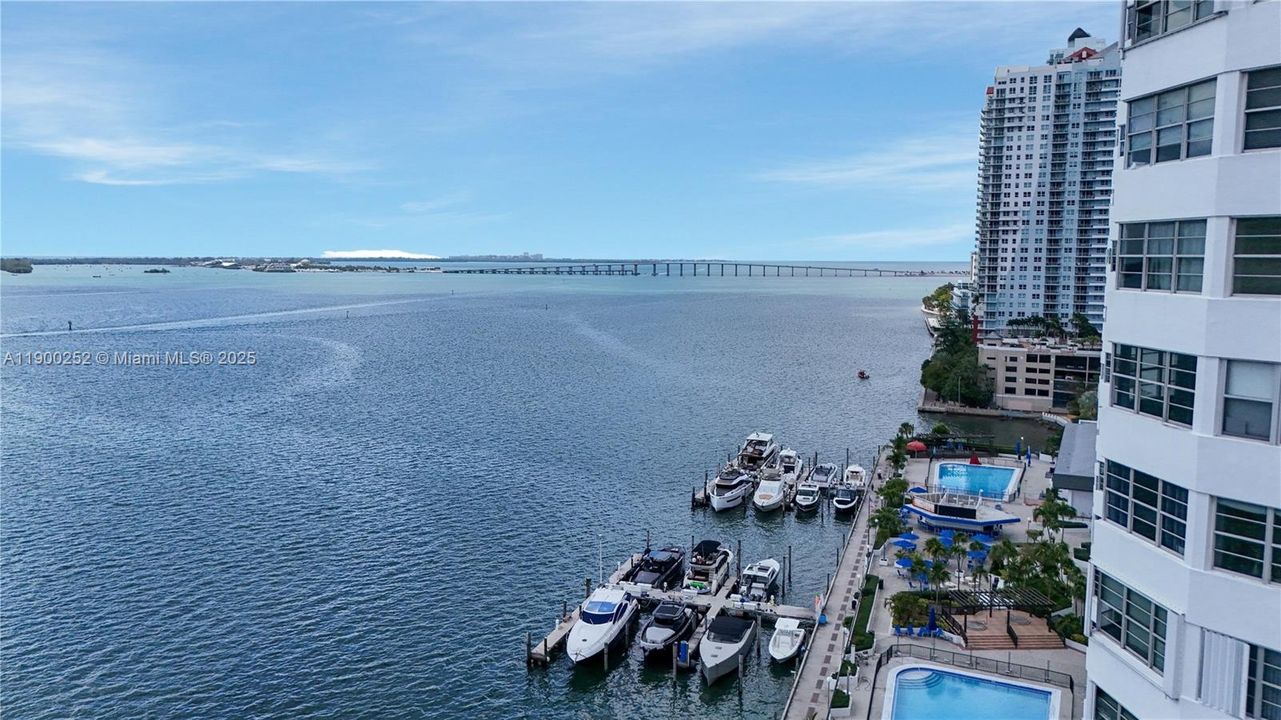 Active With Contract: $3,095 (2 beds, 2 baths, 990 Square Feet)