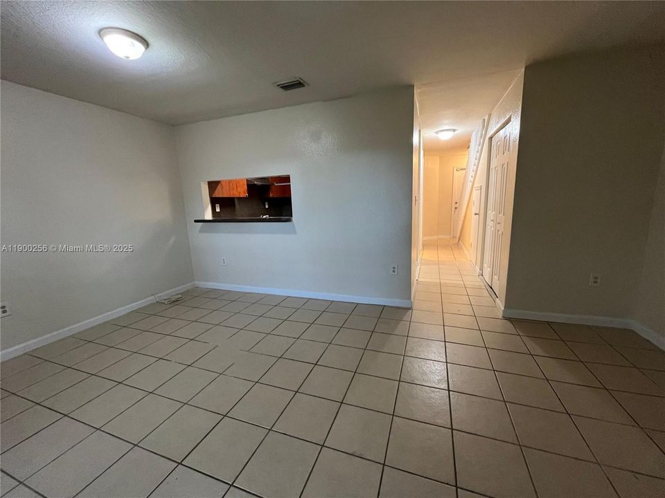 出租: $2,700 (3 贝兹, 2 浴室, 1253 平方英尺)