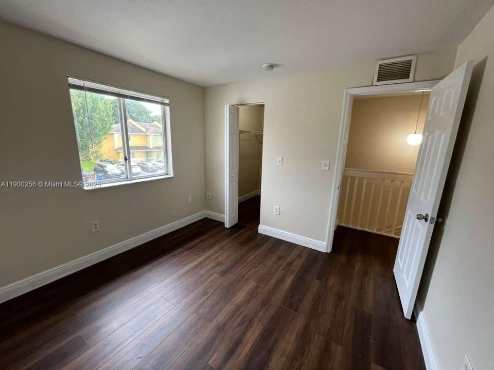 出租: $2,700 (3 贝兹, 2 浴室, 1253 平方英尺)