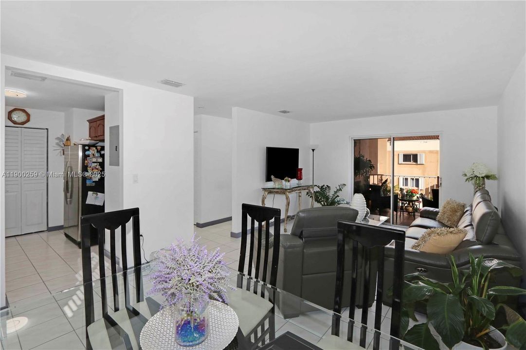 Activo con contrato: $230,000 (1 camas, 1 baños, 700 Pies cuadrados)