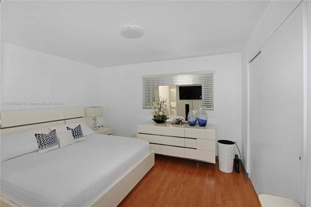 Activo con contrato: $230,000 (1 camas, 1 baños, 700 Pies cuadrados)