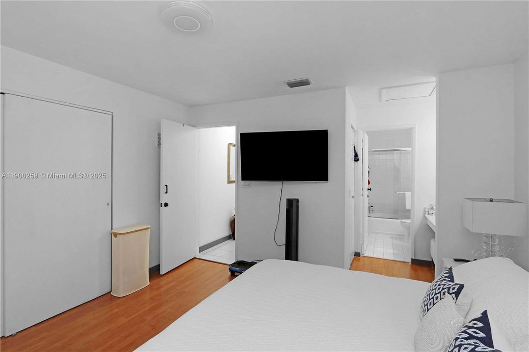 Activo con contrato: $230,000 (1 camas, 1 baños, 700 Pies cuadrados)