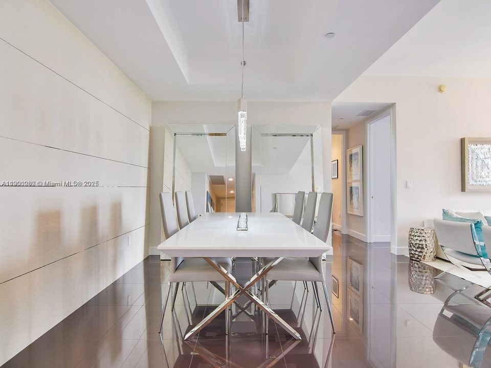 For Rent: $5,800 (2 beds, 2 baths, 1435 Square Feet)