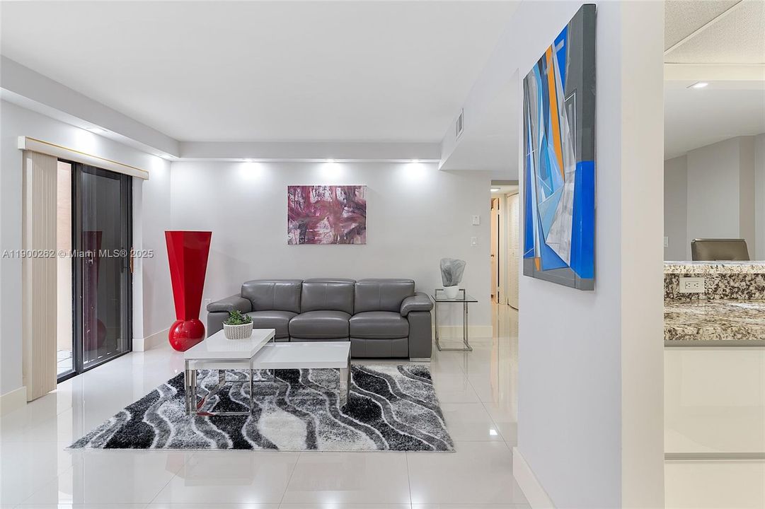 Recently Rented: $2,200 (2 beds, 2 baths, 848 Square Feet)