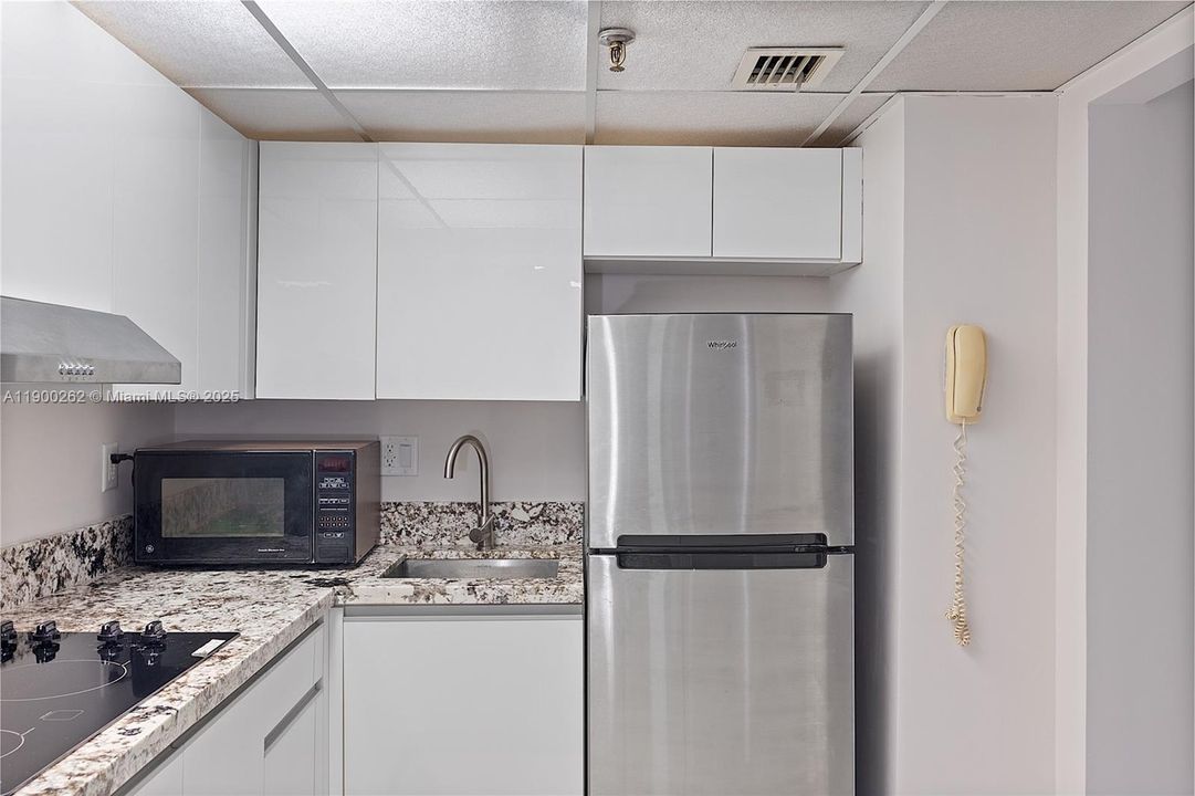 Recently Rented: $2,200 (2 beds, 2 baths, 848 Square Feet)