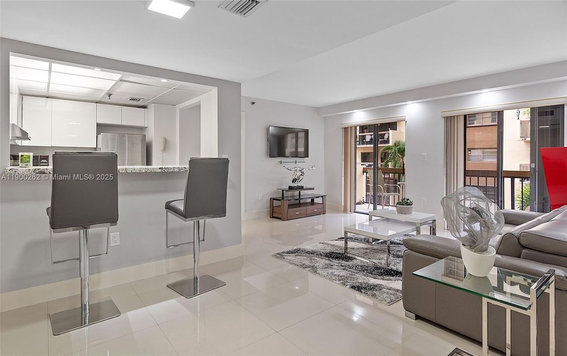 Recently Rented: $2,200 (2 beds, 2 baths, 848 Square Feet)