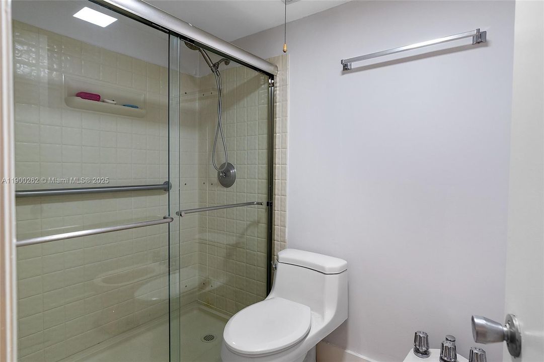 Recently Rented: $2,200 (2 beds, 2 baths, 848 Square Feet)