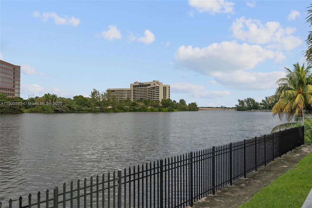 Recently Rented: $2,200 (2 beds, 2 baths, 848 Square Feet)