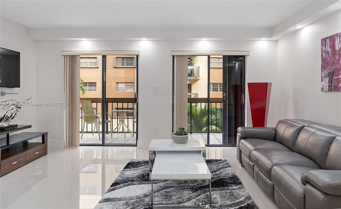 Recently Rented: $2,200 (2 beds, 2 baths, 848 Square Feet)