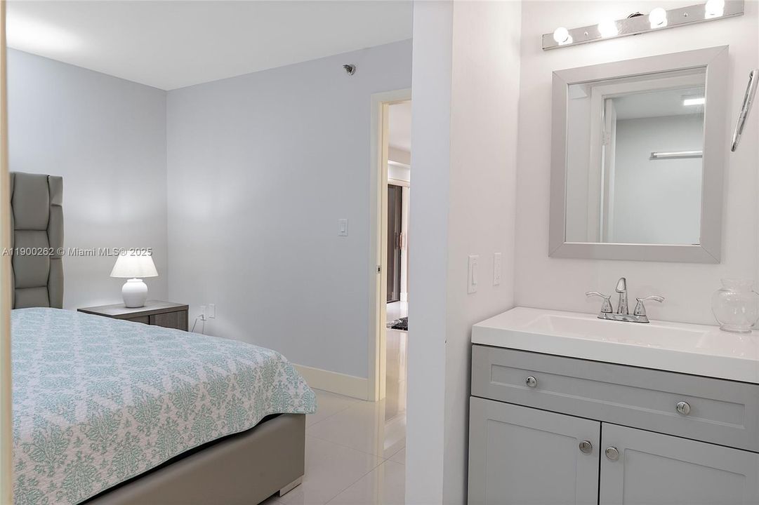 Recently Rented: $2,200 (2 beds, 2 baths, 848 Square Feet)