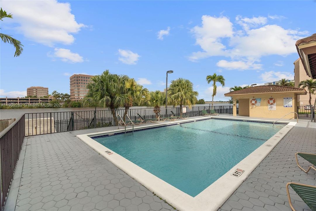 Recently Rented: $2,200 (2 beds, 2 baths, 848 Square Feet)