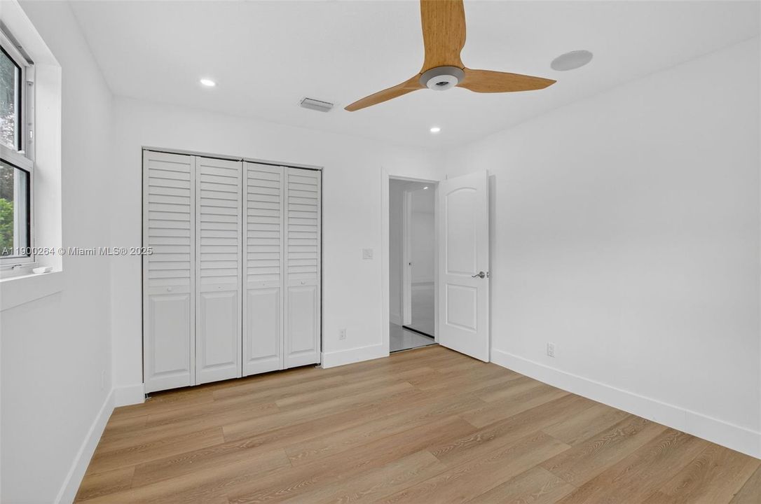 Active With Contract: $3,500 (3 beds, 2 baths, 1304 Square Feet)